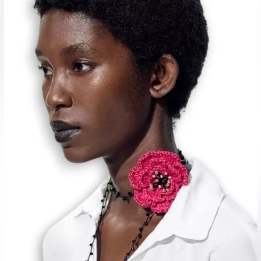 ZARA Raffia Pink Magenta Flower Black Glass Bead Choker Necklace